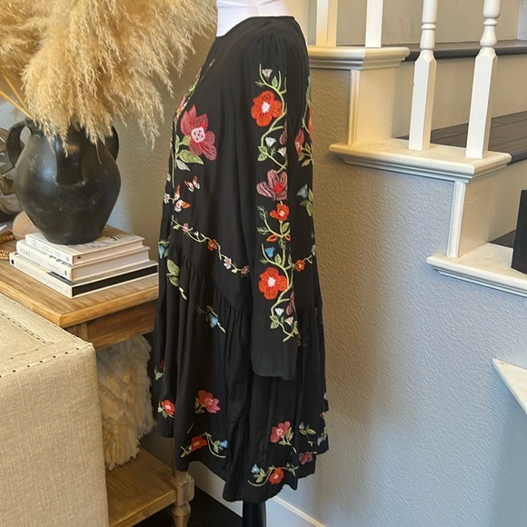 Zara Floral Embroidered Black Swing Dress Size Medium - Picture 5 of 8